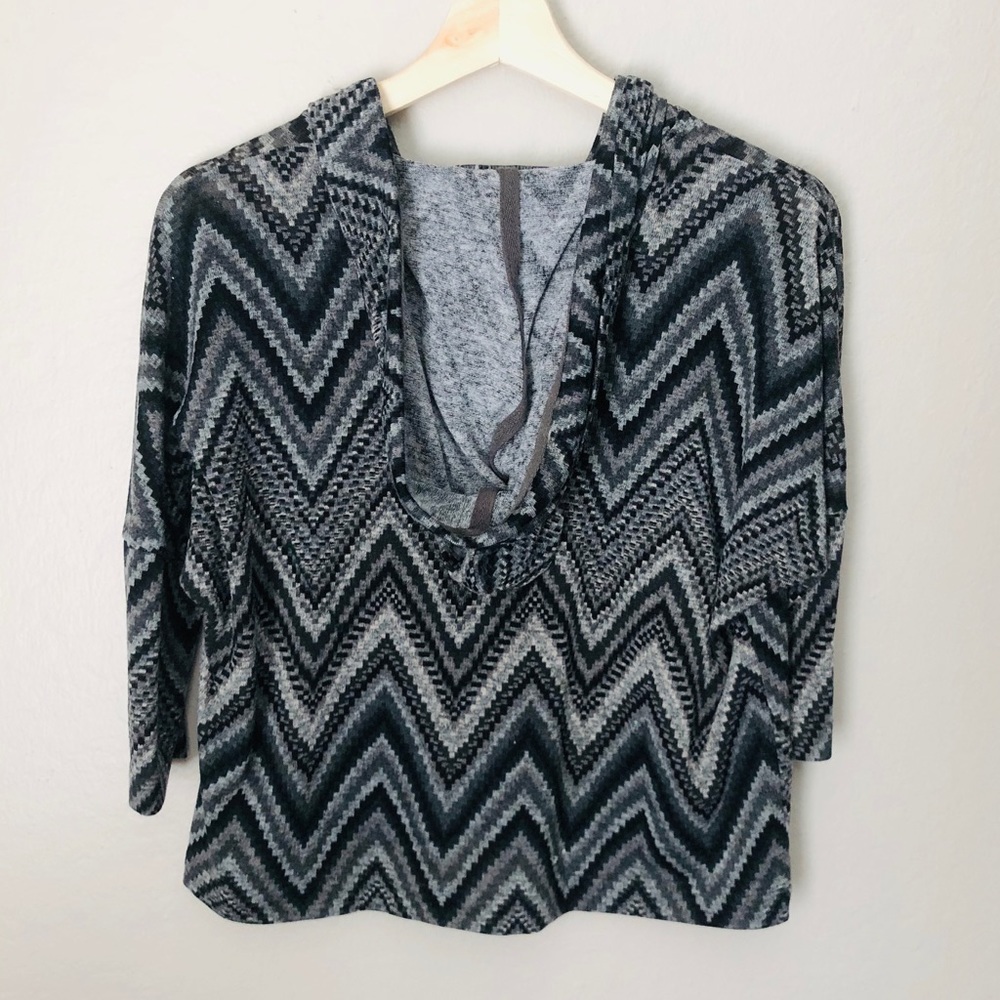 Geometric Patterned Sweater - Picture 2 of 4